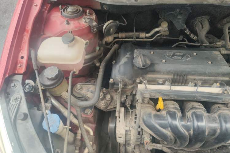 Used Hyundai Celesta 2011 1.6L Automatic Comfort Edition Engine Bay Right