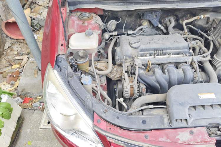 Used Hyundai Celesta 2011 1.6L Automatic Comfort Edition Engine Bay Right