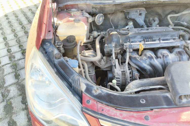 Used Hyundai Celesta 2011 1.6L Automatic Luxury Version Engine Bay Right