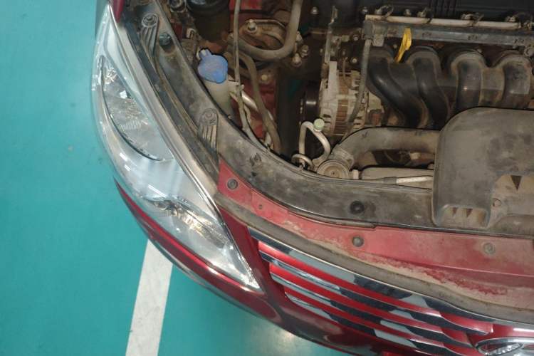 Used Hyundai Celesta 2011 1.6L Automatic Comfort Edition Engine Bay Right