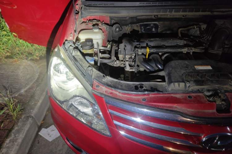 Used Hyundai Celesta 2011 1.6L Manual Comfort Edition Engine Bay Right