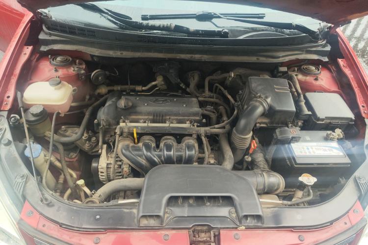 Used Hyundai Celesta 2011 1.6L Automatic Comfort Edition Engine Bay