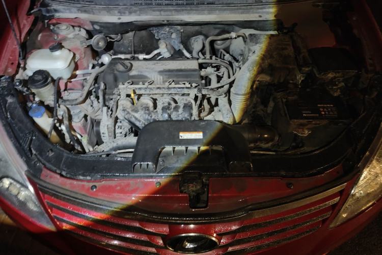 Used Hyundai Celesta 2011 1.6L Manual Comfort Edition Engine Bay
