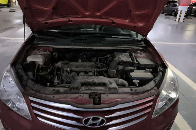 Used Hyundai Celesta 2011 1.6L Automatic Luxury Version Engine Bay
