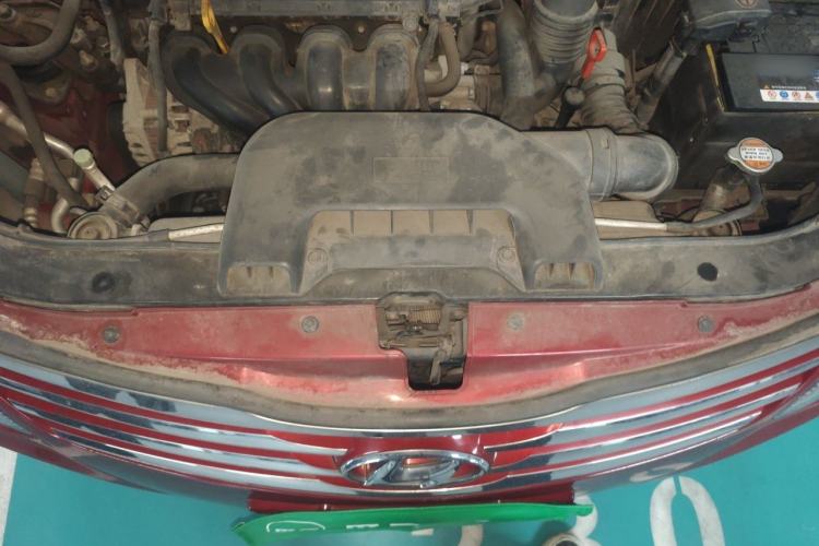 Used Hyundai Celesta 2011 1.6L Automatic Comfort Edition Engine Bay