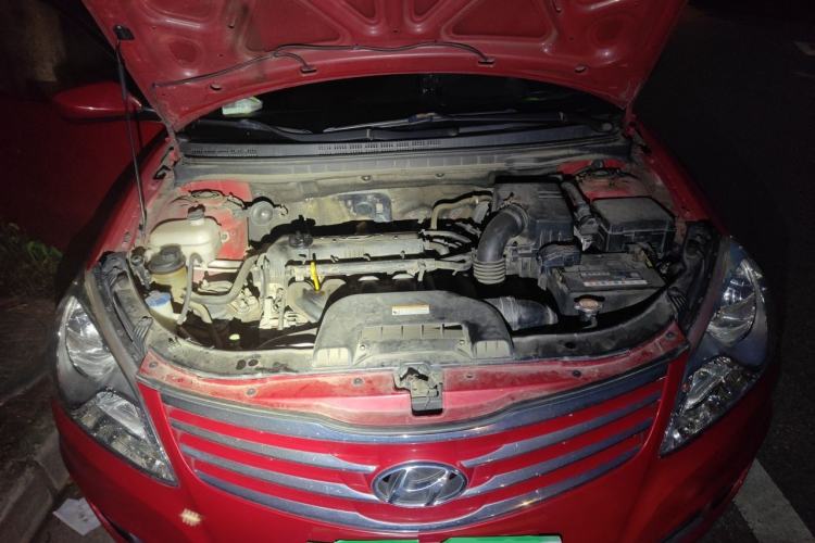 Used Hyundai Celesta 2011 1.6L Manual Comfort Edition Engine Bay