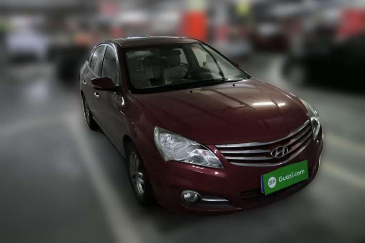 Used Hyundai Celesta 2011 1.6L Automatic Luxury Version Front Right 45 Deg