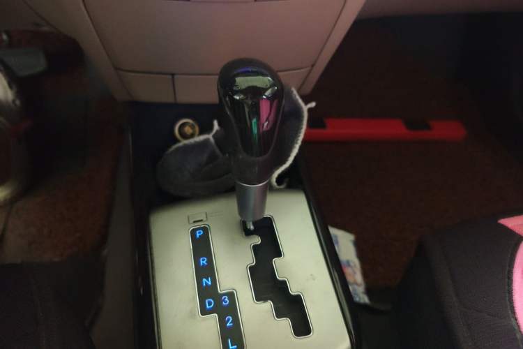 Used Hyundai Celesta 2011 1.6L Automatic Luxury Version Gear Lever