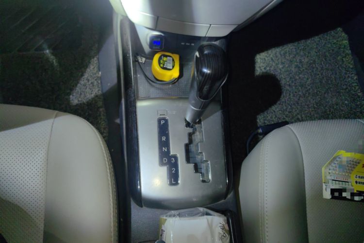 Used Hyundai Celesta 2011 1.6L Automatic Luxury Version Gear Lever