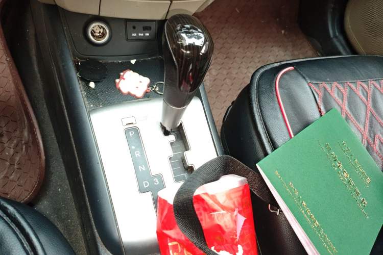 Used Hyundai Celesta 2011 1.6L Automatic Comfort Edition Gear Lever