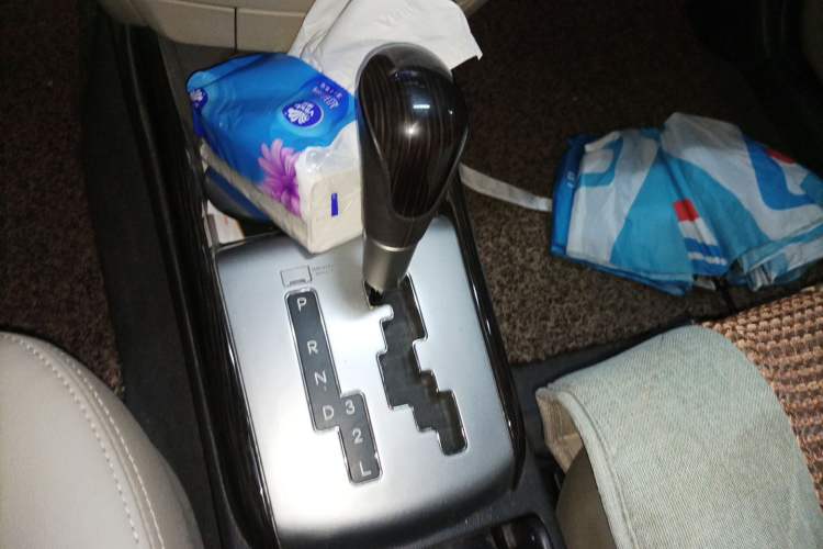 Used Hyundai Celesta 2011 1.6L Automatic Luxury Version Gear Lever