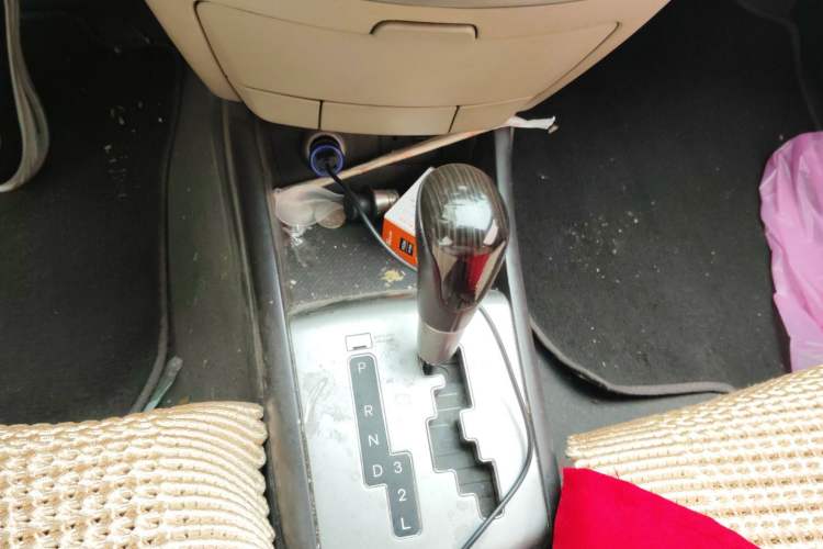 Used Hyundai Celesta 2011 1.6L Automatic Comfort Edition Gear Lever