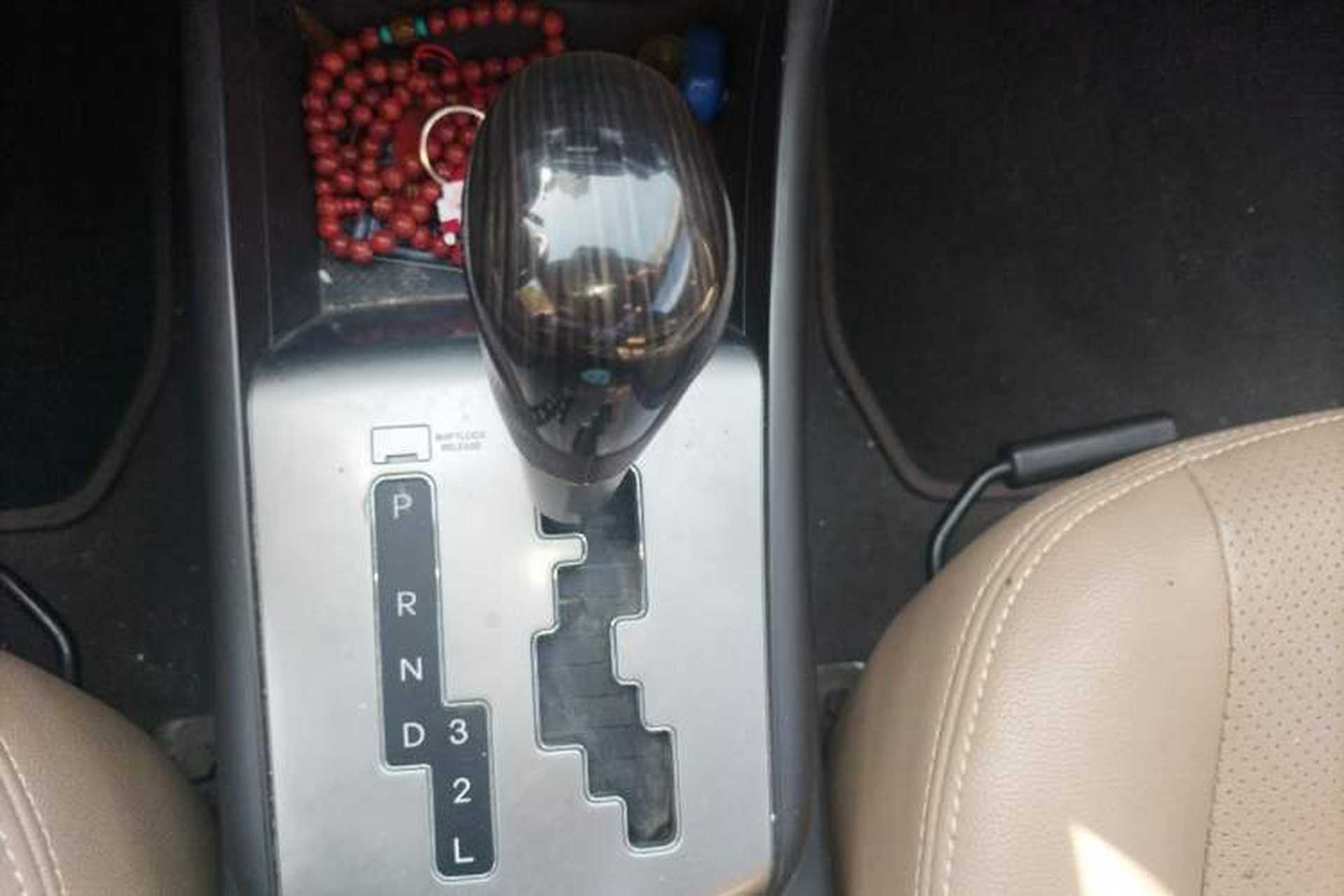 Used Hyundai Celesta 2011 1.6L Automatic Comfort Edition Gear Lever