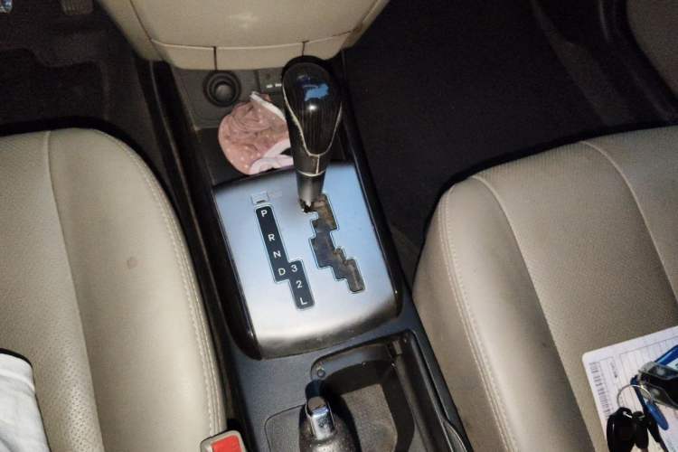 Used Hyundai Celesta 2011 1.6L Automatic Luxury Version Gear Lever