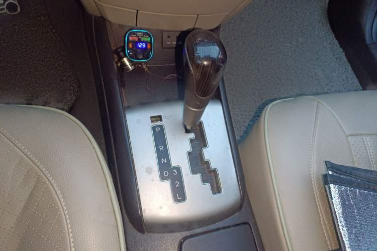 Used Hyundai Celesta 2011 1.6L Automatic Comfort Edition Gear Lever