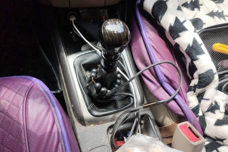 Used Hyundai Celesta 2011 1.6L Manual Luxury Model Gear Lever