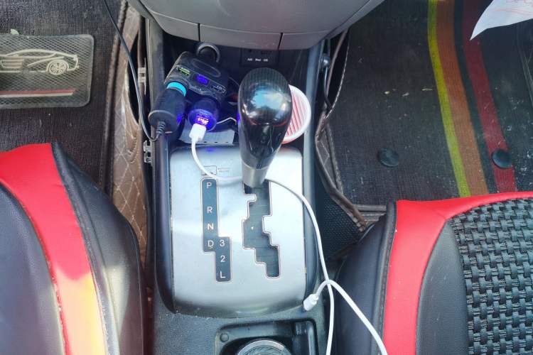 Used Hyundai Celesta 2011 1.6L Automatic Comfort Edition Gear Lever