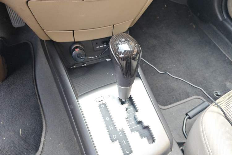 Used Hyundai Celesta 2011 1.6L Automatic Comfort Edition Gear Lever