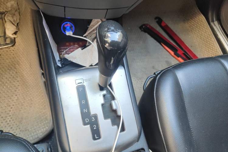 Used Hyundai Celesta 2011 1.6L Automatic Comfort Edition Gear Lever