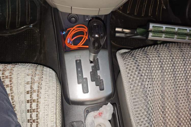 Used Hyundai Celesta 2011 1.6L Automatic Comfort Edition Gear Lever