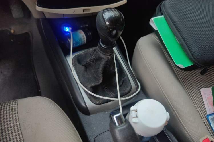 Used Hyundai Celesta 2011 1.6L Manual Comfort Edition Gear Lever
