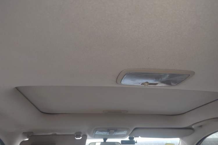 Used Hyundai Celesta 2011 1.6L Automatic Top-Tier Version Headliner