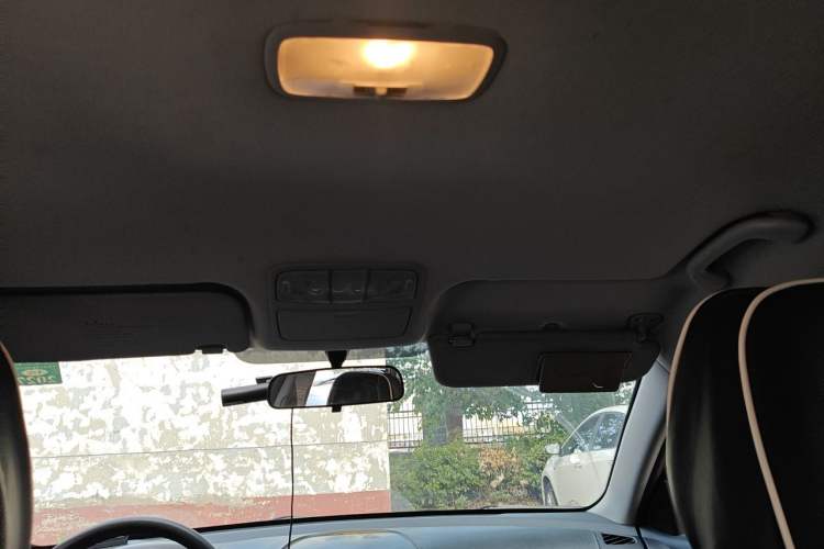 Used Hyundai Celesta 2011 1.6L Automatic Comfort Edition Headliner