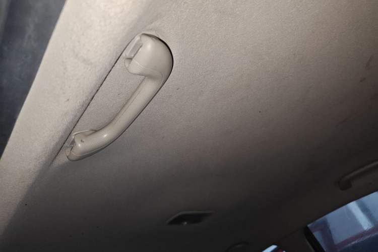 Used Hyundai Celesta 2011 1.6L Automatic Comfort Edition Headliner