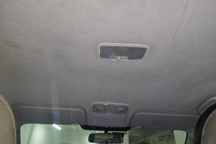 Used Hyundai Celesta 2011 1.6L Automatic Comfort Edition Headliner