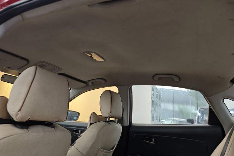 Used Hyundai Celesta 2011 1.6L Automatic Comfort Edition Headliner