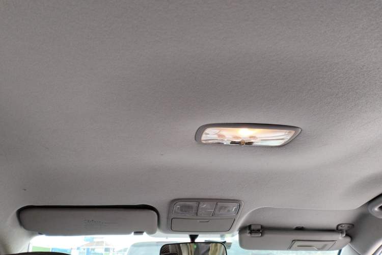 Used Hyundai Celesta 2011 1.6L Automatic Comfort Edition Headliner