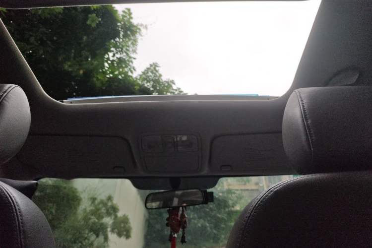 Used Hyundai Celesta 2011 1.6L Automatic Luxury Version Headliner
