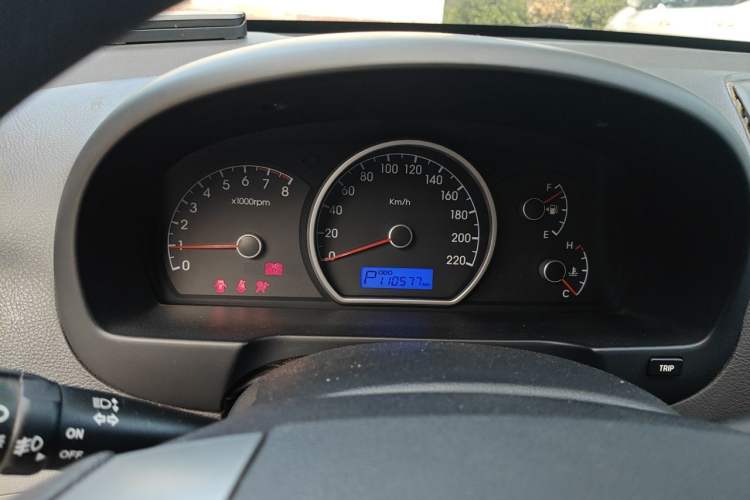 Used Hyundai Celesta 2011 1.6L Automatic Comfort Edition Instrument Cluster