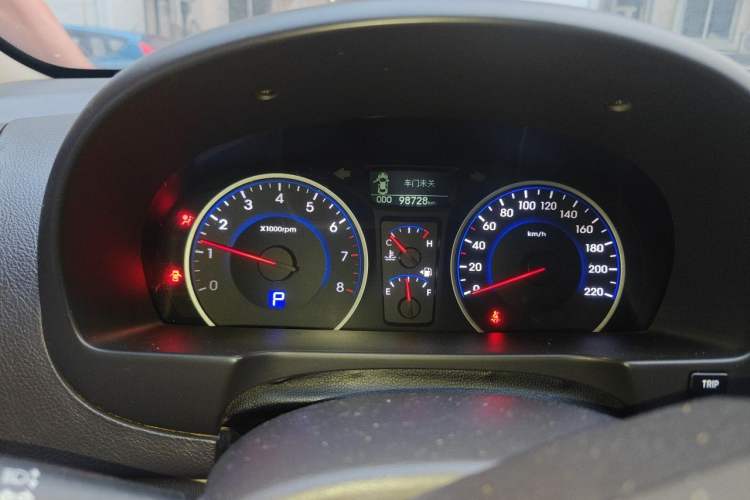 Used Hyundai Celesta 2011 1.6L Automatic Comfort Edition Instrument Cluster