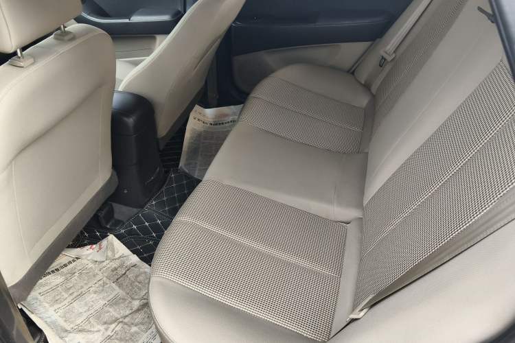Used Hyundai Celesta 2011 1.6L Manual Comfort Edition Interior 1