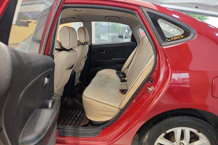 Used Hyundai Celesta 2011 1.6L Automatic Comfort Edition Interior 5