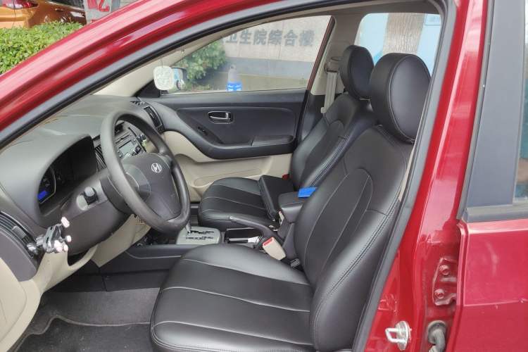 Used Hyundai Celesta 2011 1.6L Automatic Comfort Edition Left Front Seat