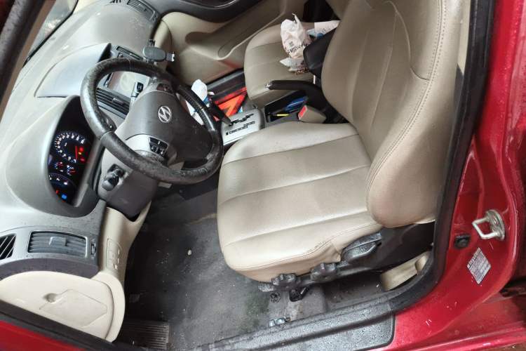 Used Hyundai Celesta 2011 1.6L Automatic Luxury Version Left Front Seat
