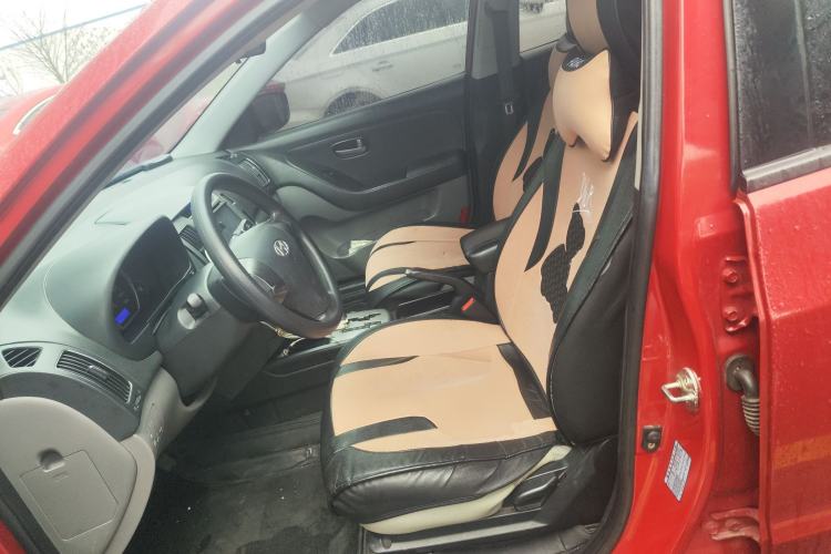 Used Hyundai Celesta 2011 1.6L Automatic Comfort Edition Left Front Seat