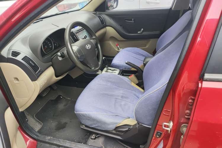 Used Hyundai Celesta 2011 1.6L Automatic Comfort Edition Left Front Seat
