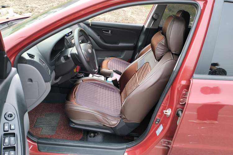 Used Hyundai Celesta 2011 1.6L Automatic Comfort Edition Left Front Seat
