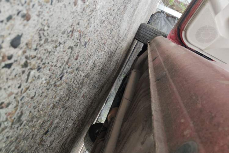 Used Hyundai Celesta 2011 1.6L Automatic Luxury Version Left Side Sill