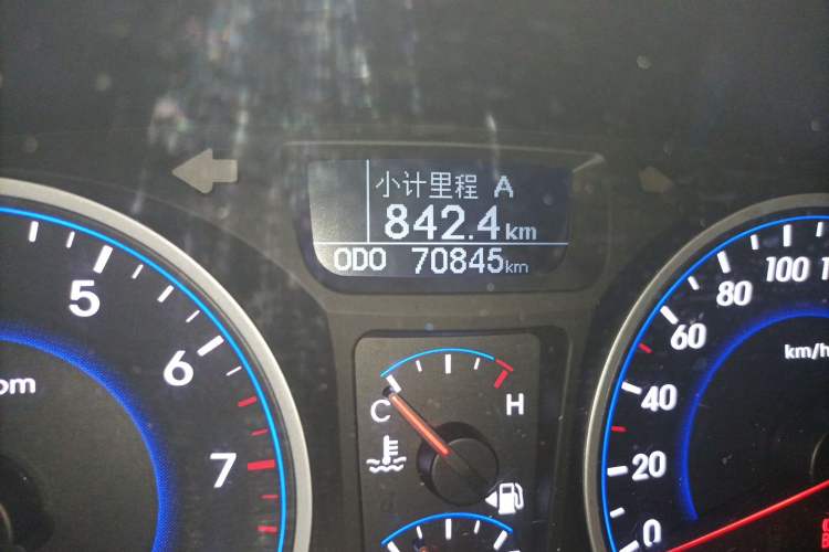Used Hyundai Celesta 2011 1.6L Automatic Luxury Version Odometer Close Up