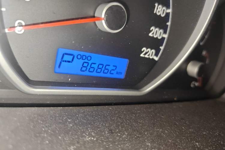 Used Hyundai Celesta 2011 1.6L Automatic Comfort Edition Odometer Close Up