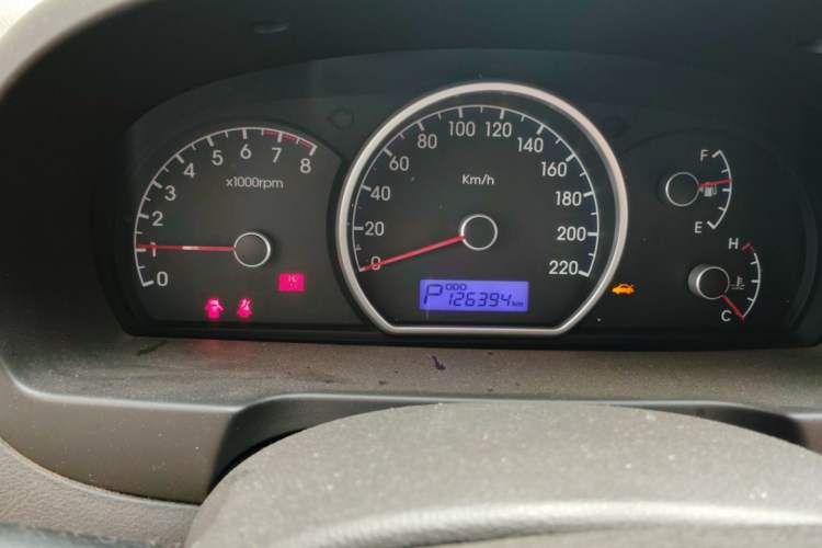 Used Hyundai Celesta 2011 1.6L Automatic Comfort Edition Odometer Close Up