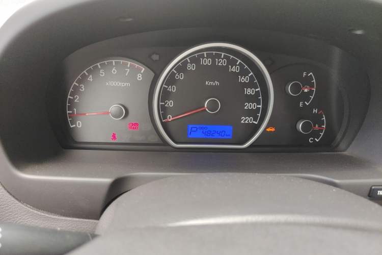 Used Hyundai Celesta 2011 1.6L Automatic Comfort Edition Odometer Close Up