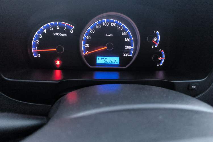 Used Hyundai Celesta 2011 1.6L Automatic Comfort Edition Odometer Close Up