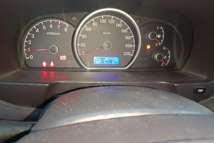 Used Hyundai Celesta 2011 1.6L Automatic Comfort Edition Odometer Close Up
