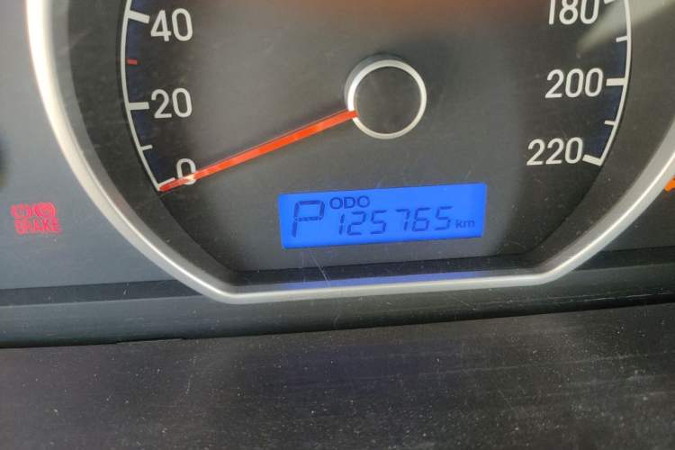 Used Hyundai Celesta 2011 1.6L Automatic Comfort Edition Odometer Close Up