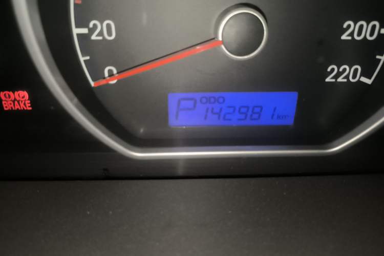 Used Hyundai Celesta 2011 1.6L Automatic Comfort Edition Odometer Close Up